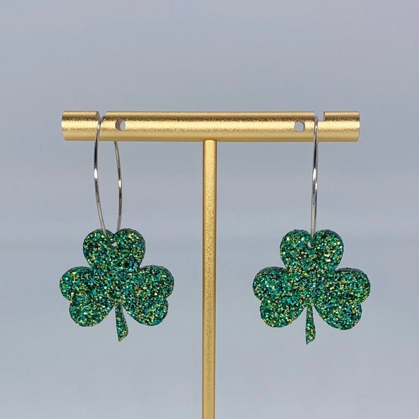 St. Patrick’s Day earrings | shamrock earrings | green earrings | three leaf clover | clover earrings | Irish jewelry