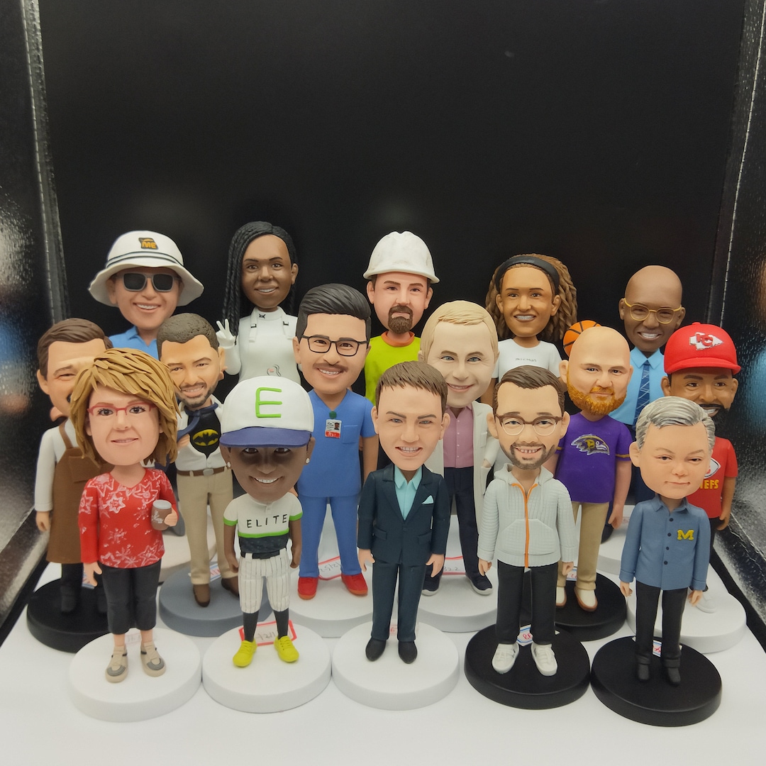 Custom Bobbleheads,personalized Bobbleheads,custom Male and Female