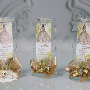 FREE SHIPPING!!! 12 pcs Quinceañera Souvenirs, Quinceañera Souvenirs, Memories of Quince Years, Memoirs for Quinceañeras, Beautiful Favors