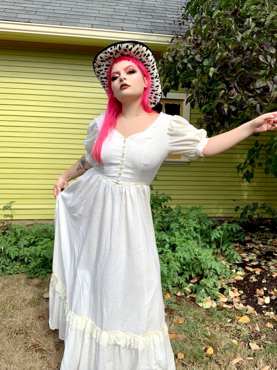 Gunne sax look-a-like white maxi dress