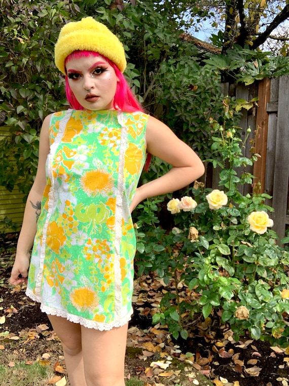 60s mod psychedelic flower power dress Lilly Pulit
