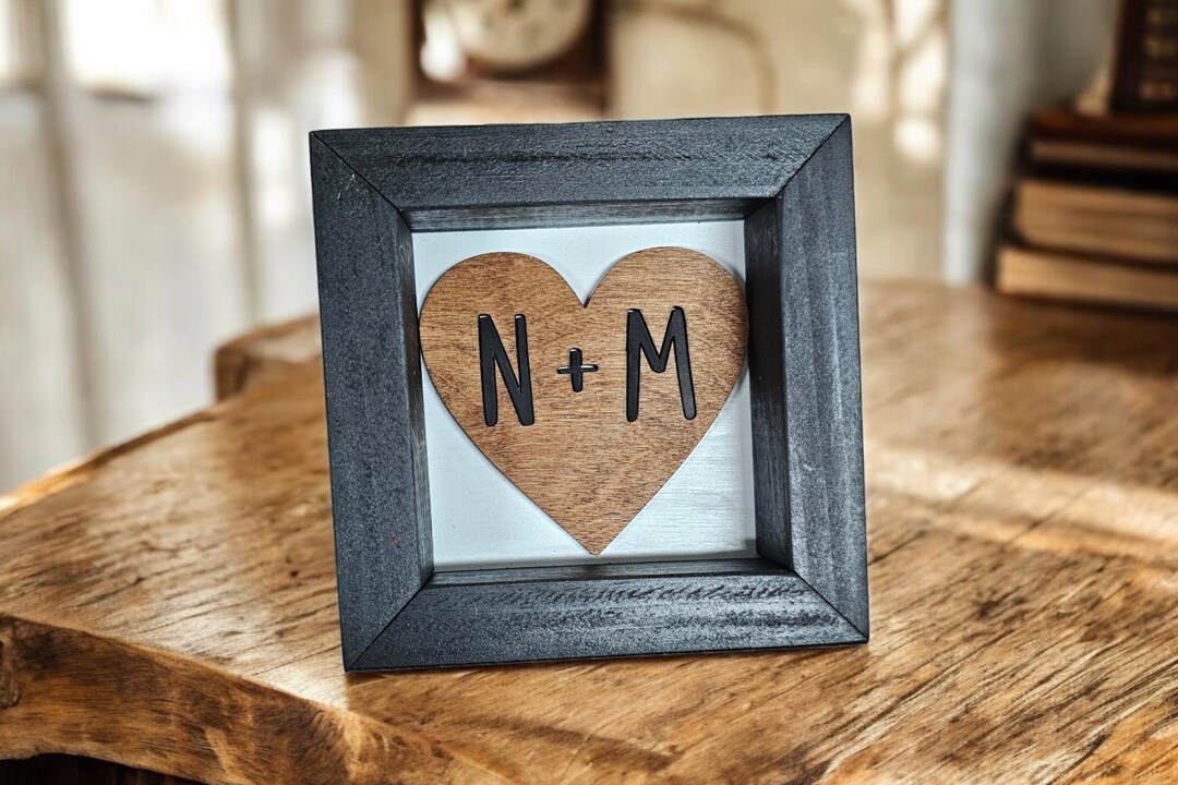 INITIAL & HEART PHOTO FRAME main image 1
