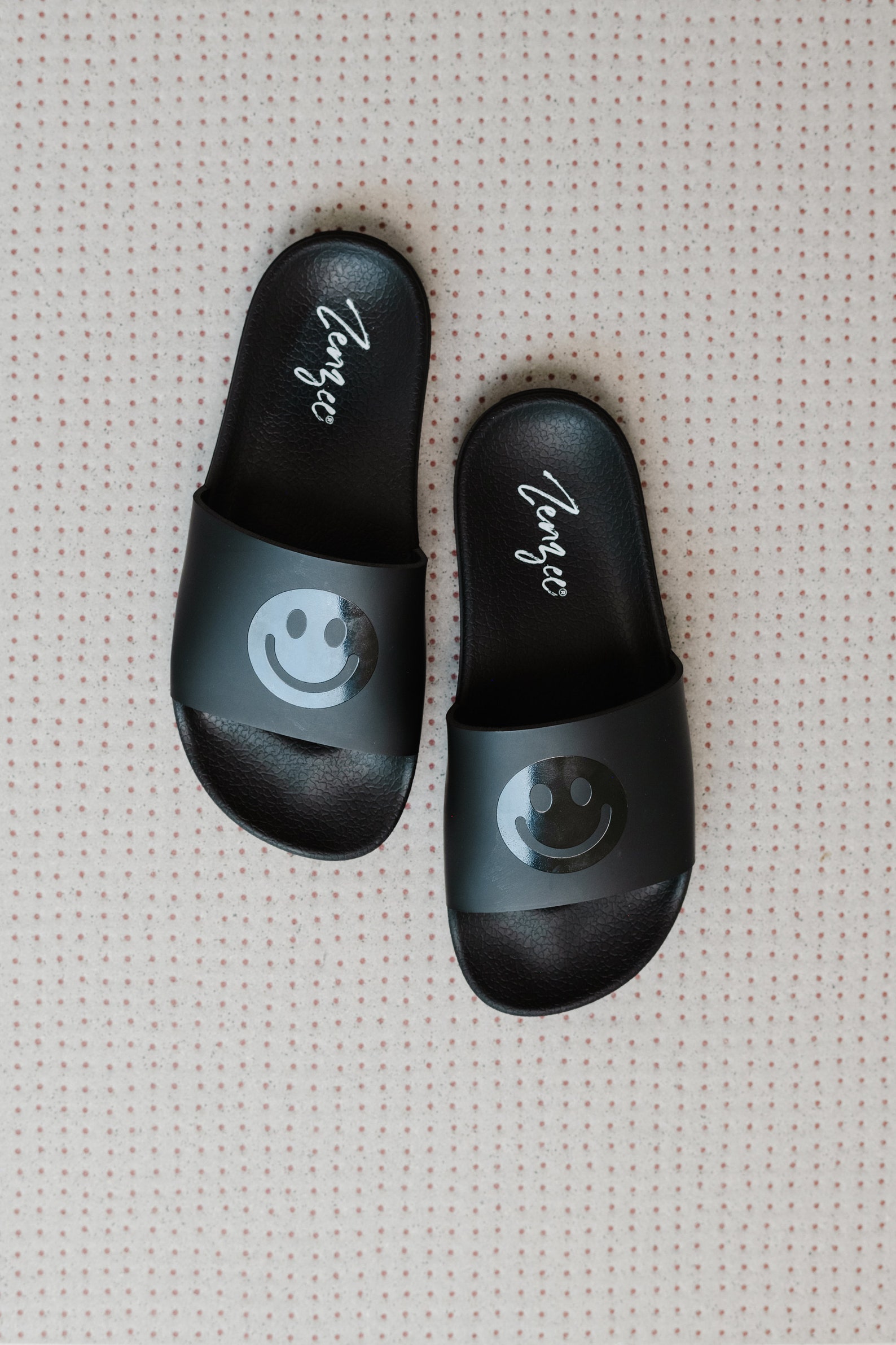 nike smiley face sandals