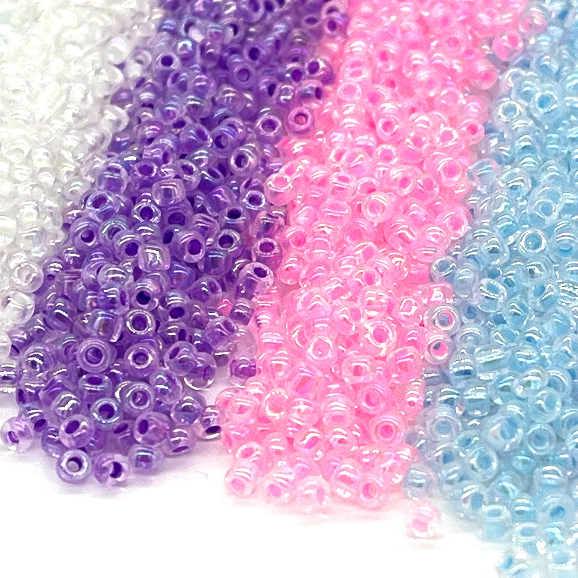 Pink Glass Seed Beads, 1500pcs Seed Beads Small Glass Beads 3mm 8/0 Seed  Beads for Jewelry Making Small Beads for Earring Choker Bracelet Neckalce