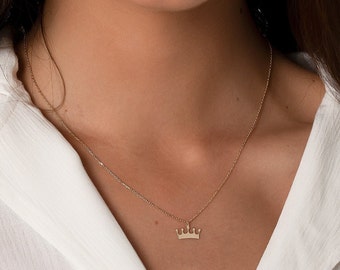 Delicate Crown Necklace, Princess Necklace, Crown Pendant, Elegant Silver/ Rose Gold/ Gold/ Christmas Gift