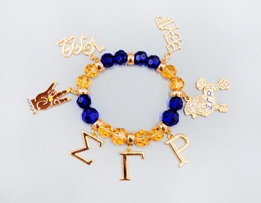 Sigma gamma rho charm bracelet best sale