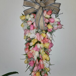 Spring Tulip Door Swag Hanger, Farmhouse Country, Country Shabby Chic, Spring Floral Door Hanger, Spring Porch Decoration, Mothers Day Gift