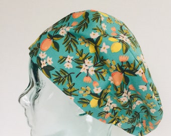 Rifle Paper Co Citrus Floral Teal Euro Style Adjustable Scrub Cap o Ponytail Style Scrub Cap, forro satinado opcional, botones opcionales