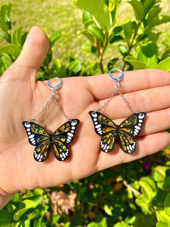 Dainty butterfly stud earring set - Pair