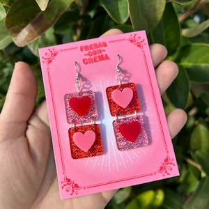 Pendientes de corazón con bloques de color rojo y rosa / Pendientes de acrílico / Hechos a mano / Pequeños obsequios / Cumpleaños / Joyas / Accesorios