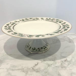 Royal Limited edition Holiday Holly cake plate