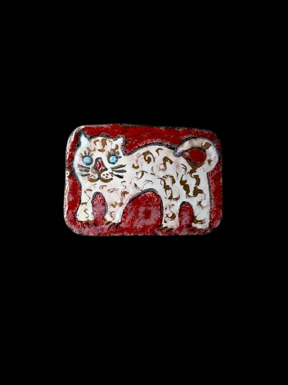 White Cat Belt Buckle by Terry Gay Puckett