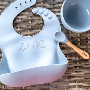 Silicone baby bib set personalised with obowl and engraved spoon, custom feeding set for babies, baby shower gift, gift ideas for new parent