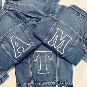 Chaqueta vaquera personalizada para niños o niñas: inicial bordada personalizada: regalos para bebés y niños