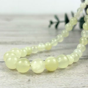 Bowenite Jade Beaded Necklace: Natural Gemstone, Handmade