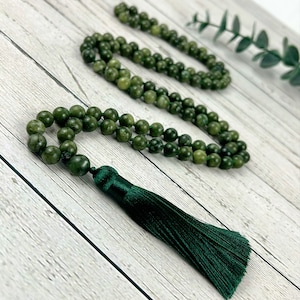 Green Jade Mala Necklace: Hand-Knotted 108 Prayer Beads
