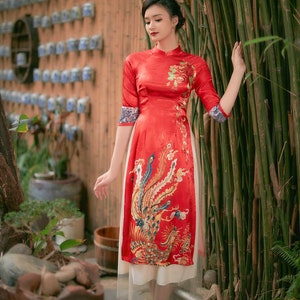 Vietnamese modern ao dai , High quality Vietnamese traditional costume, Vietnamese traditional clothing, include skirts. Red