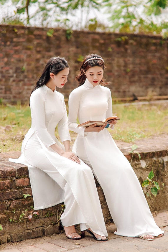 High quality Vietnamese Ao dai white, special Vietnamese Ao Dai trang, include pants High quality Vietnamese Ao dai white, special Vietnamese Ao Dai trang, include pants