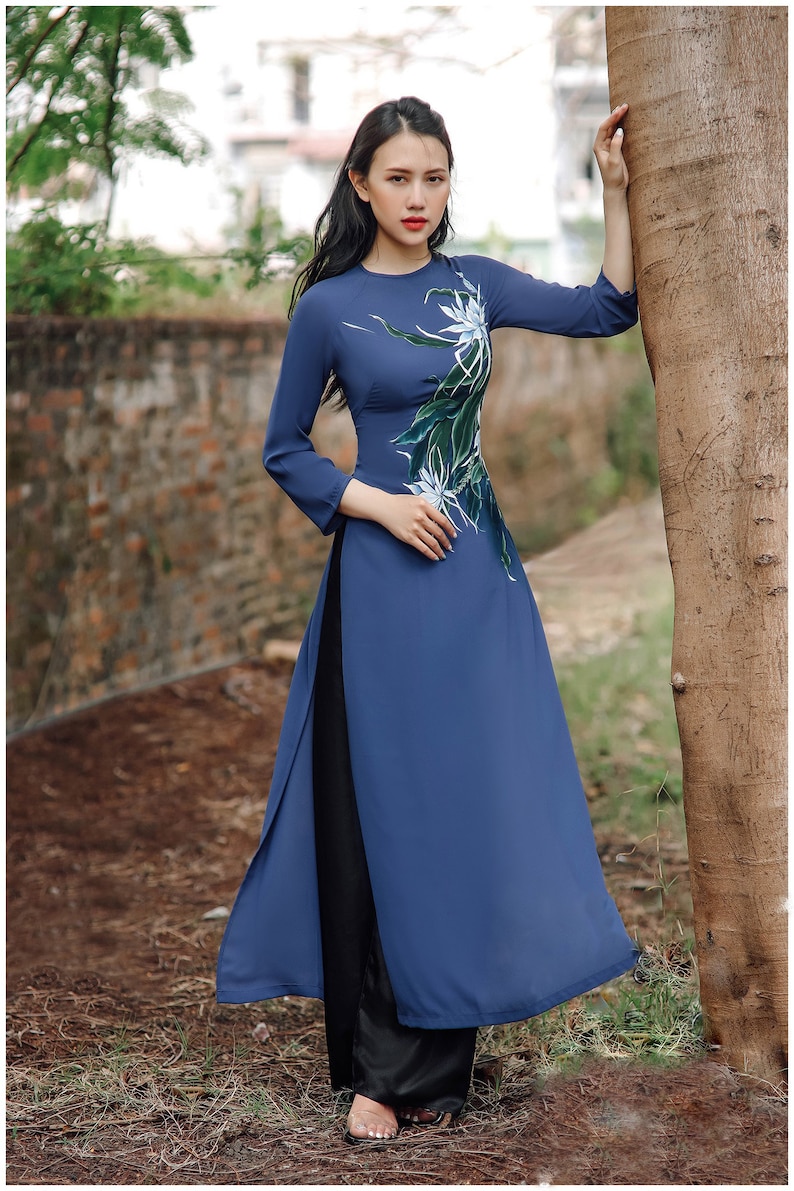 Hand-painted Ao Dai Vietnam, High quality Vietnamese traditional costume, Vietnamese traditional clothing include pants Blue