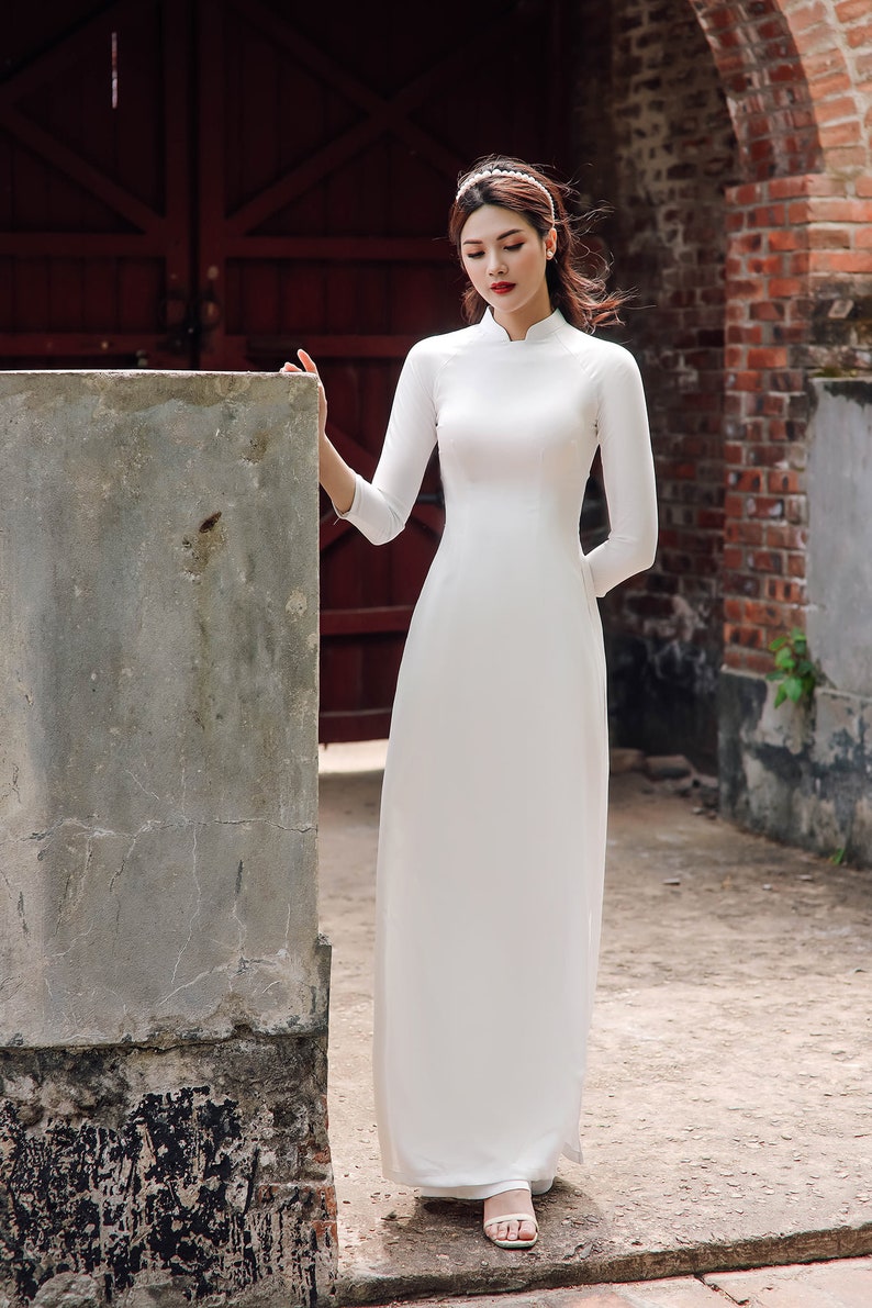 High quality Vietnamese Ao dai white, special Vietnamese Ao Dai trang, include pants Space collar- 2cm