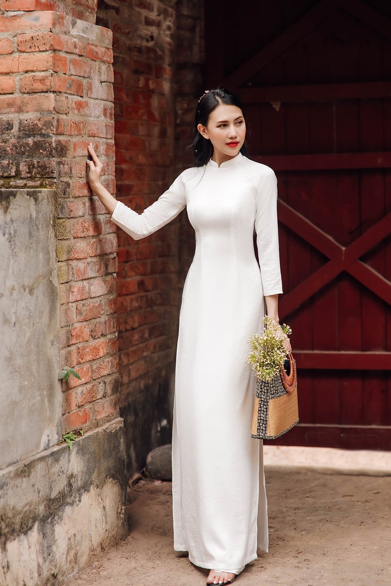 High quality Vietnamese Ao dai white, special Vietnamese Ao Dai trang, include pants image 3