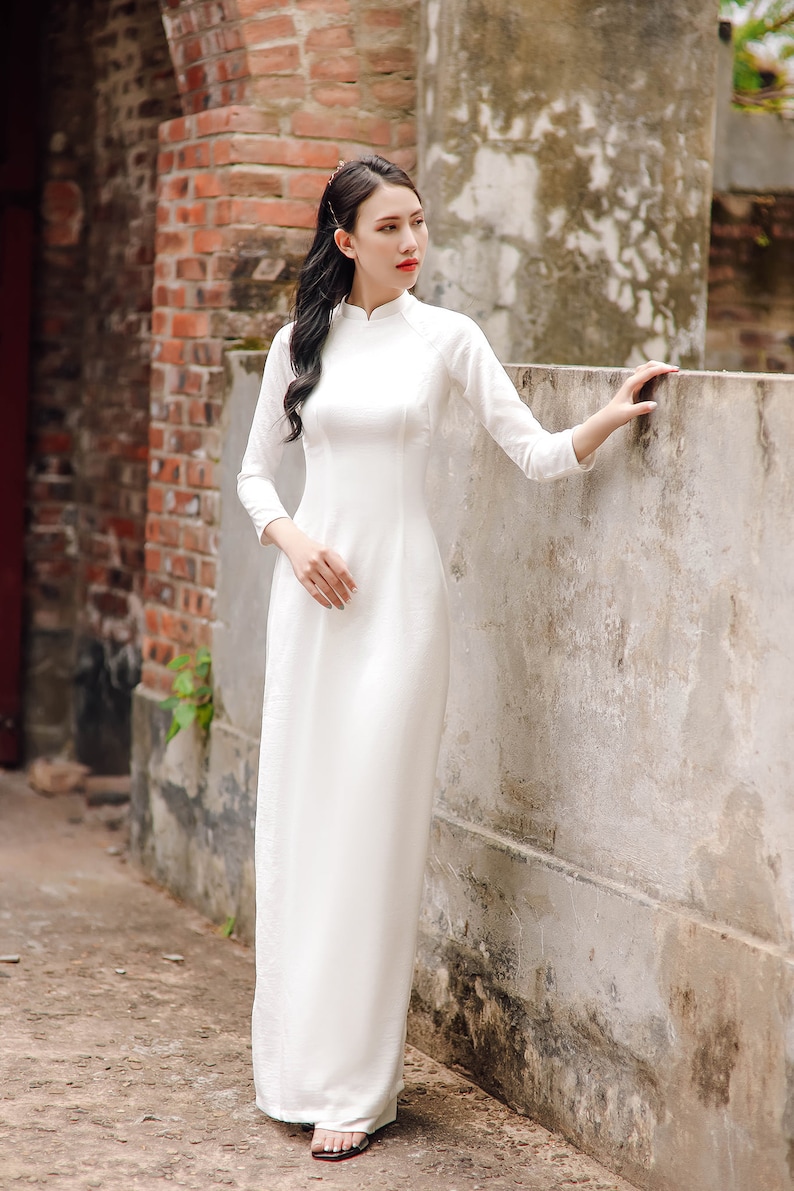 High quality Vietnamese Ao dai white, special Vietnamese Ao Dai trang, include pants image 4