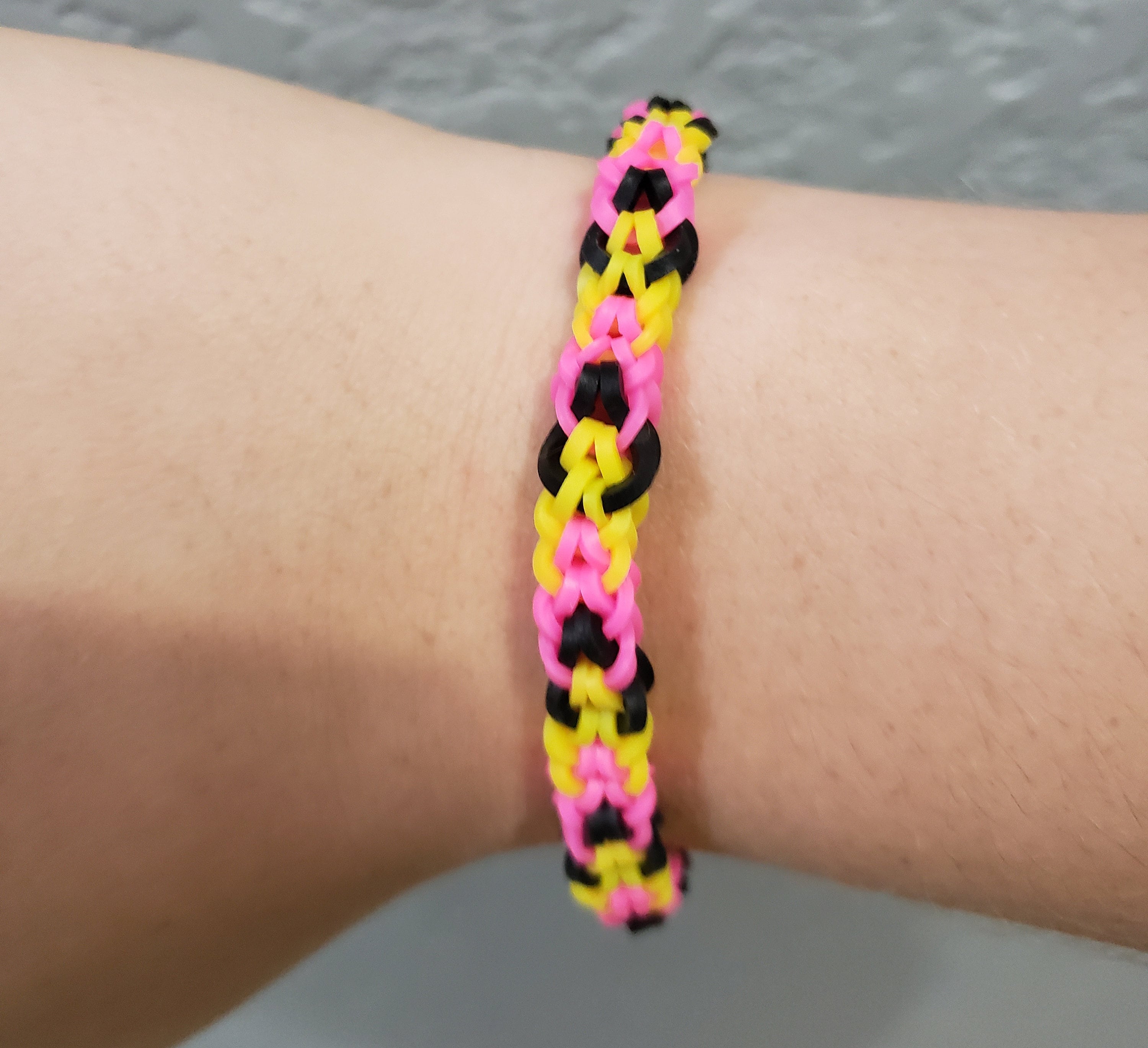 Inverted fishtail loom sale