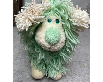 Vintage 1986 Kenner Fluppy Dogs Plush Walt Disney Green White Yarn Hair Toy