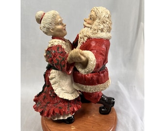Vintage Figurine Santa & Mrs Clause Dancing  Cedar Creek