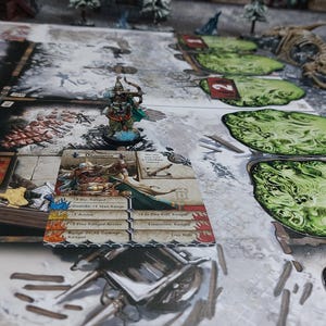 Cmon Games ZOMBICIDE BLANC MORT Dragomir figurine peinte avec carte
