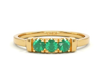 Anillo apilable de esmeraldas de 14k