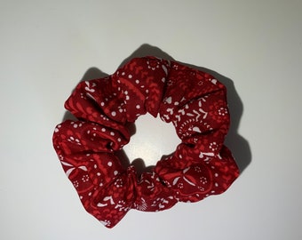 Red patterned scrunchie
