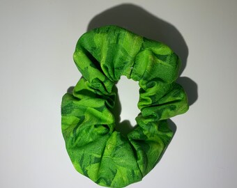 Green patterned scrunchie