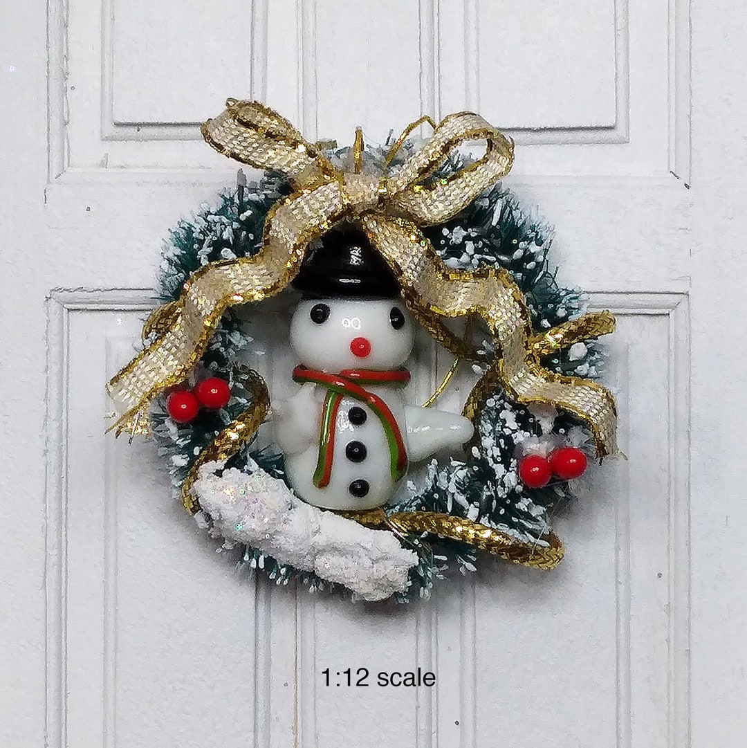 Mini Ghirlanda Natalizia 1:12 Con Campanella E Ornamenti - Decorazione Casa Delle Bambole