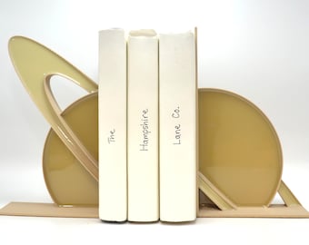 Yellow Saturn Bookends: 3D Printed Galaxy Bookshelf Decor