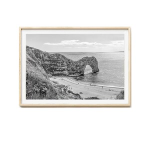 Wydruk fotograficzny Durdle Door, Dorset, czarno-biała fotografia, Anglia, wydruk artystyczny, wydruk na płótnie z motywem jurajskiego wybrzeża, zdjęcia krajobrazowe