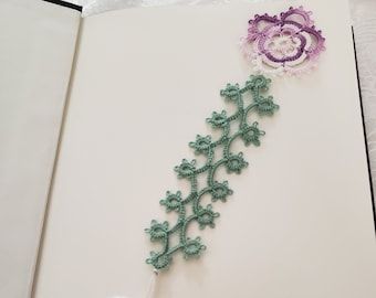 Rosette w/stem tatted bookmark