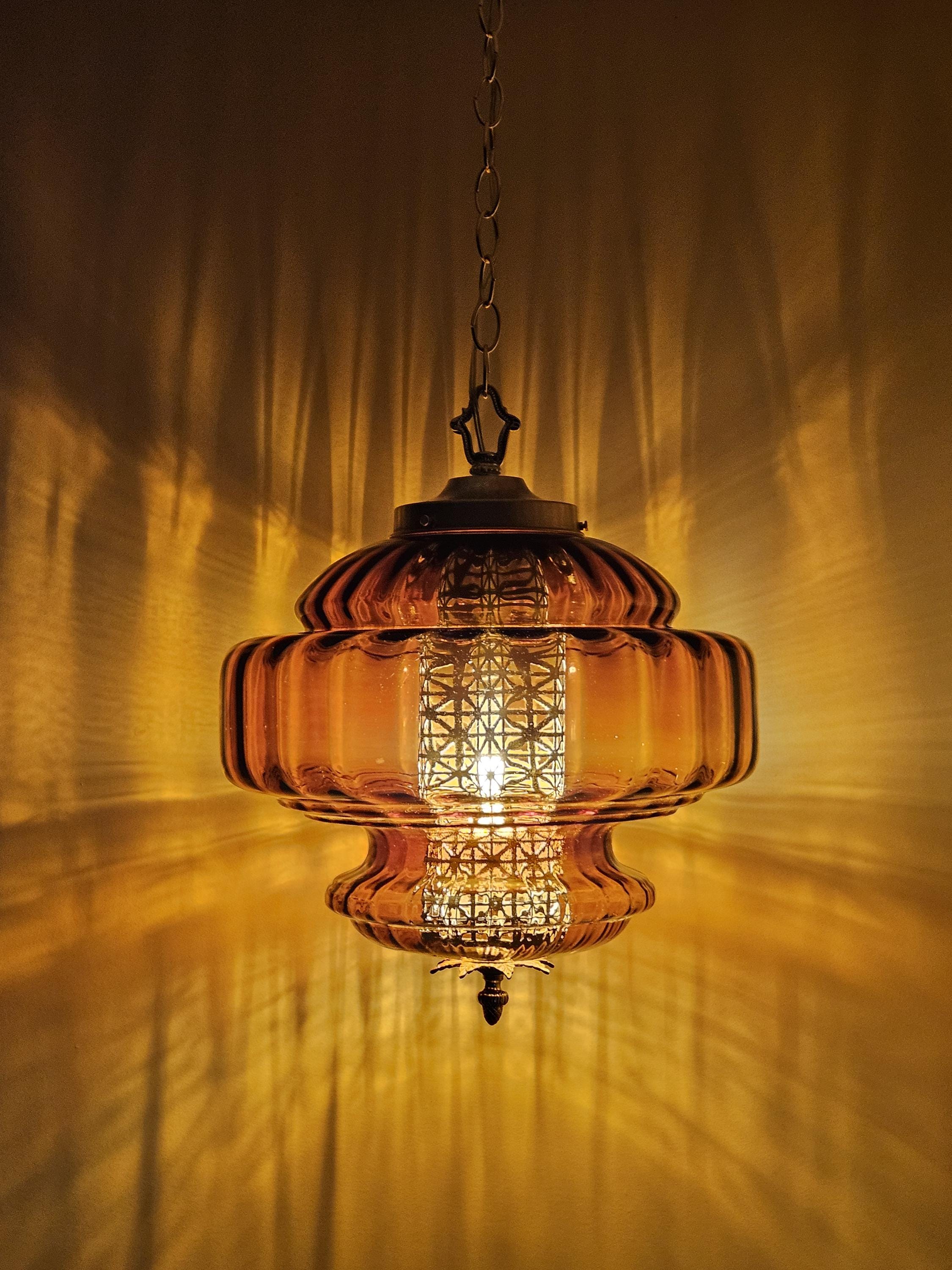 nt250325-004Z Vtg Amber GLASS SHADELAMP