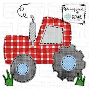 Puede incluir: Tractor rojo y blanco a cuadros vichy con un tubo de escape gris y ruedas a cuadros azules y blancos. El tractor está sobre un fondo blanco con hierba verde a cada lado. El texto "sewing seeds + CLOVER doodle" está en un cuadro blanco con un trébol verde.