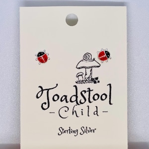 Örhängen i sterlingsilver med nyckelpiga: Barnsmycken