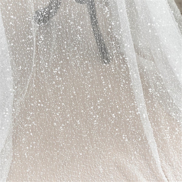 Clear Sequin Heavy Lace Tissu Mesh Matériaux avec garnitures perlées pour robe de mariée Voile de mariée 51 pouces Largeur par cour