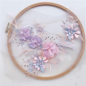 Elegant 3D Flower Embroidery Lace Applique With Beaded Flower Patch Party Costumes Sewing Motif Sewing on Bridal Wedding Dress Craft Project