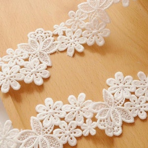 2 Yard Ivory Flower Leaf Guipure Lace Trim, Bridal Trim, Vintage Lace, Ivory Lace Trim, Bridal Lace Trim for Dress, Bodices,Craft Making