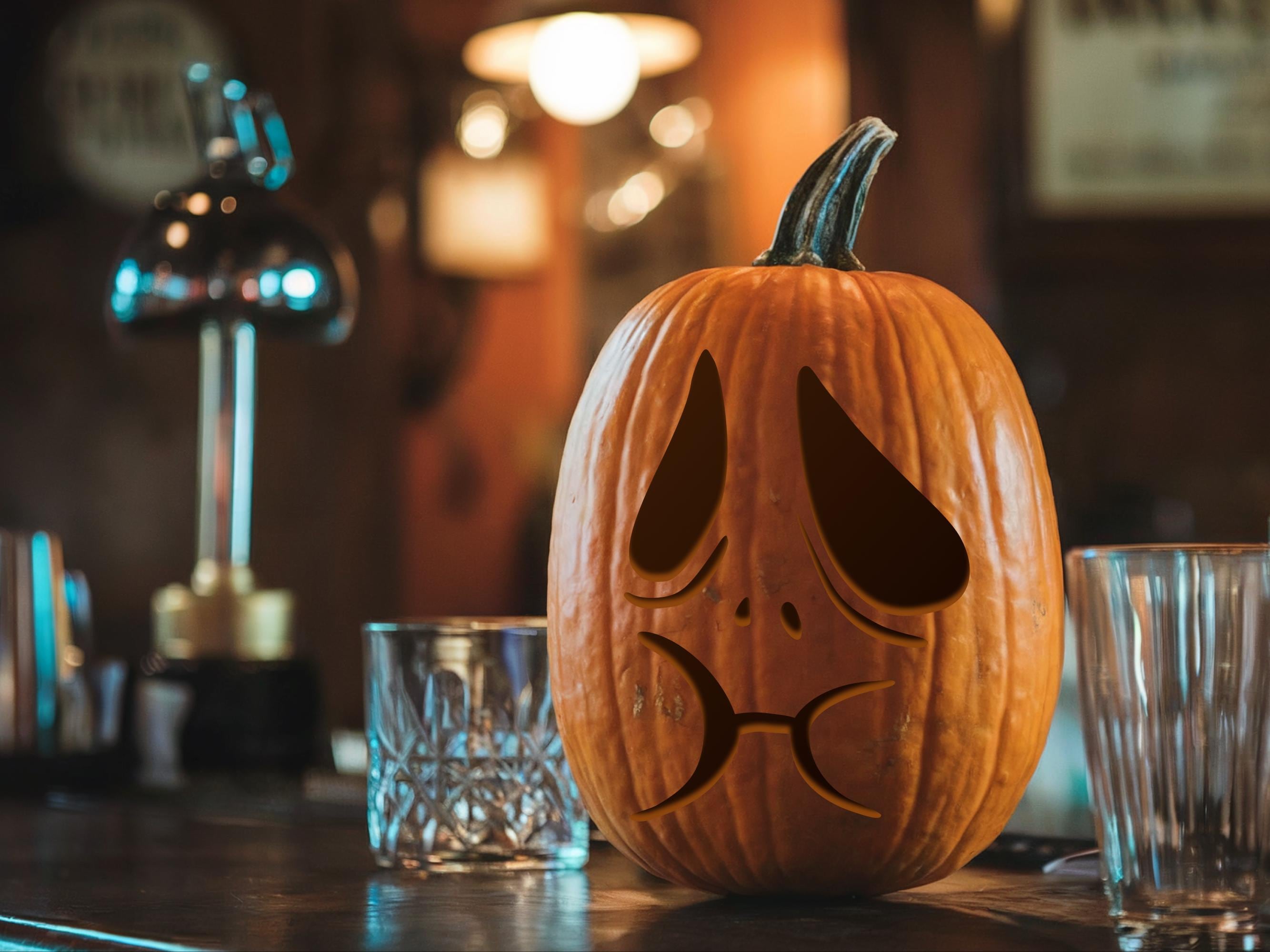 ユーモラスな吐き出すジャック・オー・ランタンのデザインステンシル