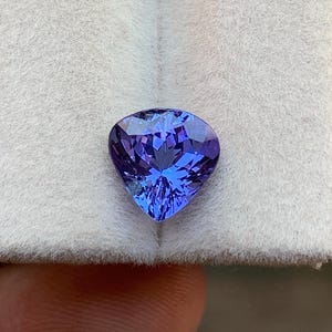 Natural Tanzanite Blue Colour Heart shape very Fantastic PCs December Brithstone gemstone for jewellery weight- 2.25 CT
