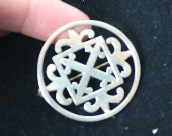 Vintage Silver Circular brooch, pin badge with hall mark