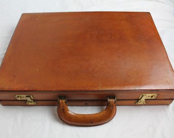 Attaché-case en cuir marron, London Luggage Shop, Détroit, modèle boîte