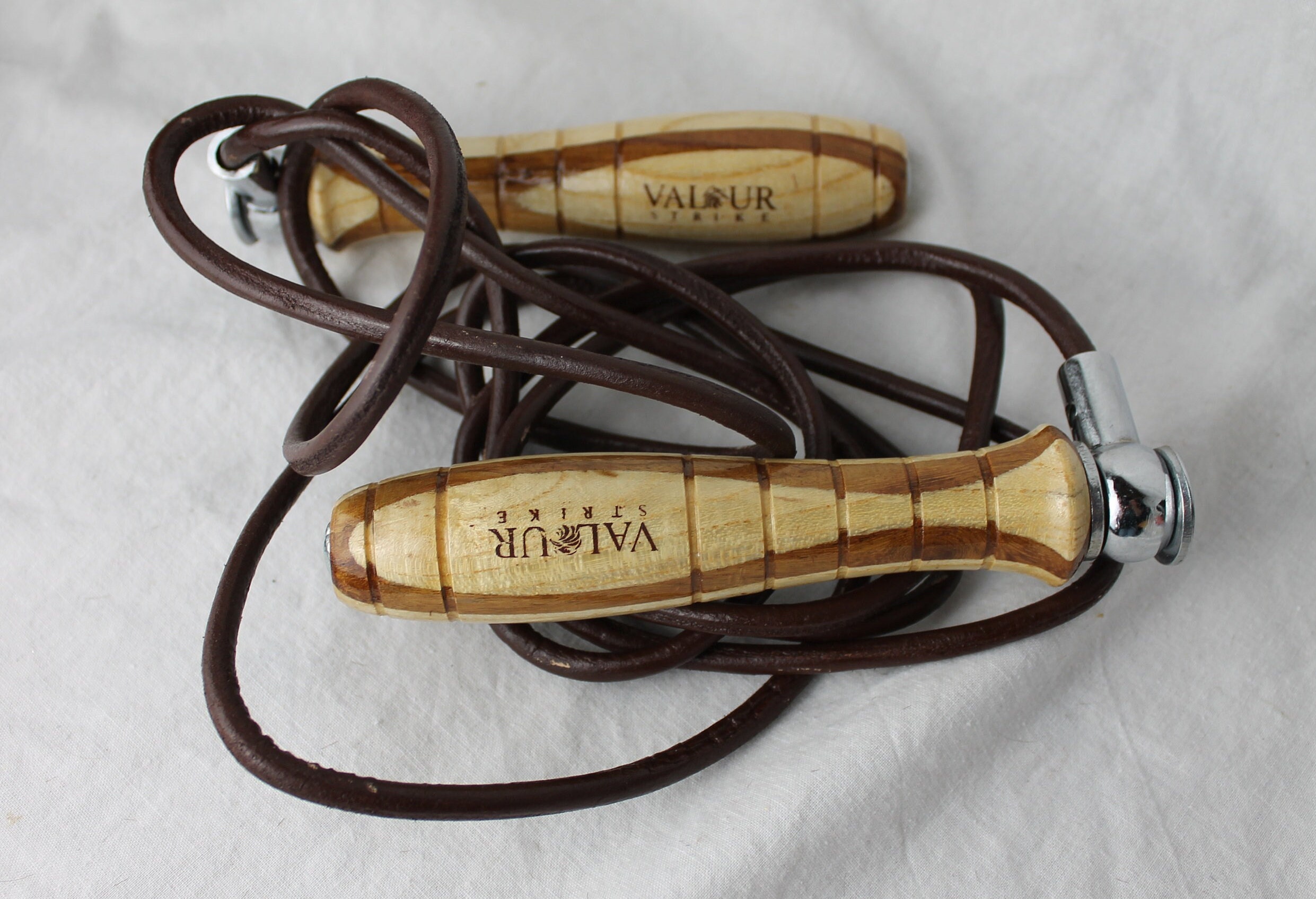 Leather Skipping Rope: Valour Strike Boxers, Vintage Quality, Adult Length  Rope 280 Cm Long. 