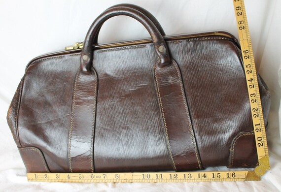 Traditional Gladstone bag for carrying cash Vintage handmade leather Briefcase Doctors bag Made in England