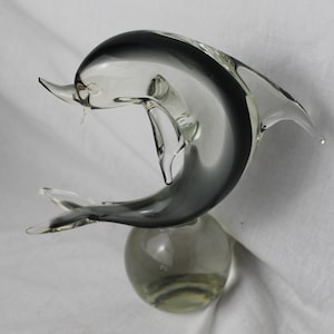 Grande delfino in vetro; ornamento vintage in vetro fatto a mano